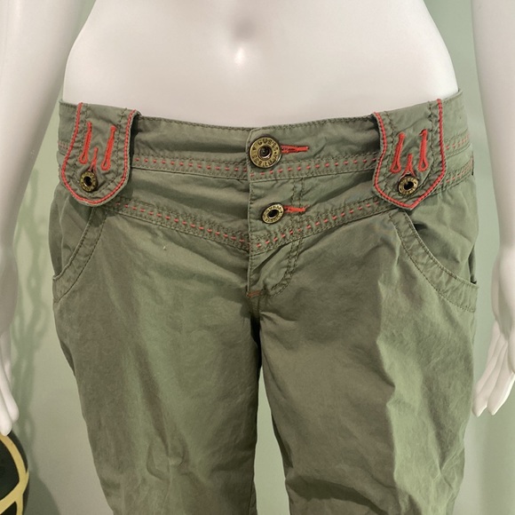 Camo Green Stretch Capris - Picture 2 of 4